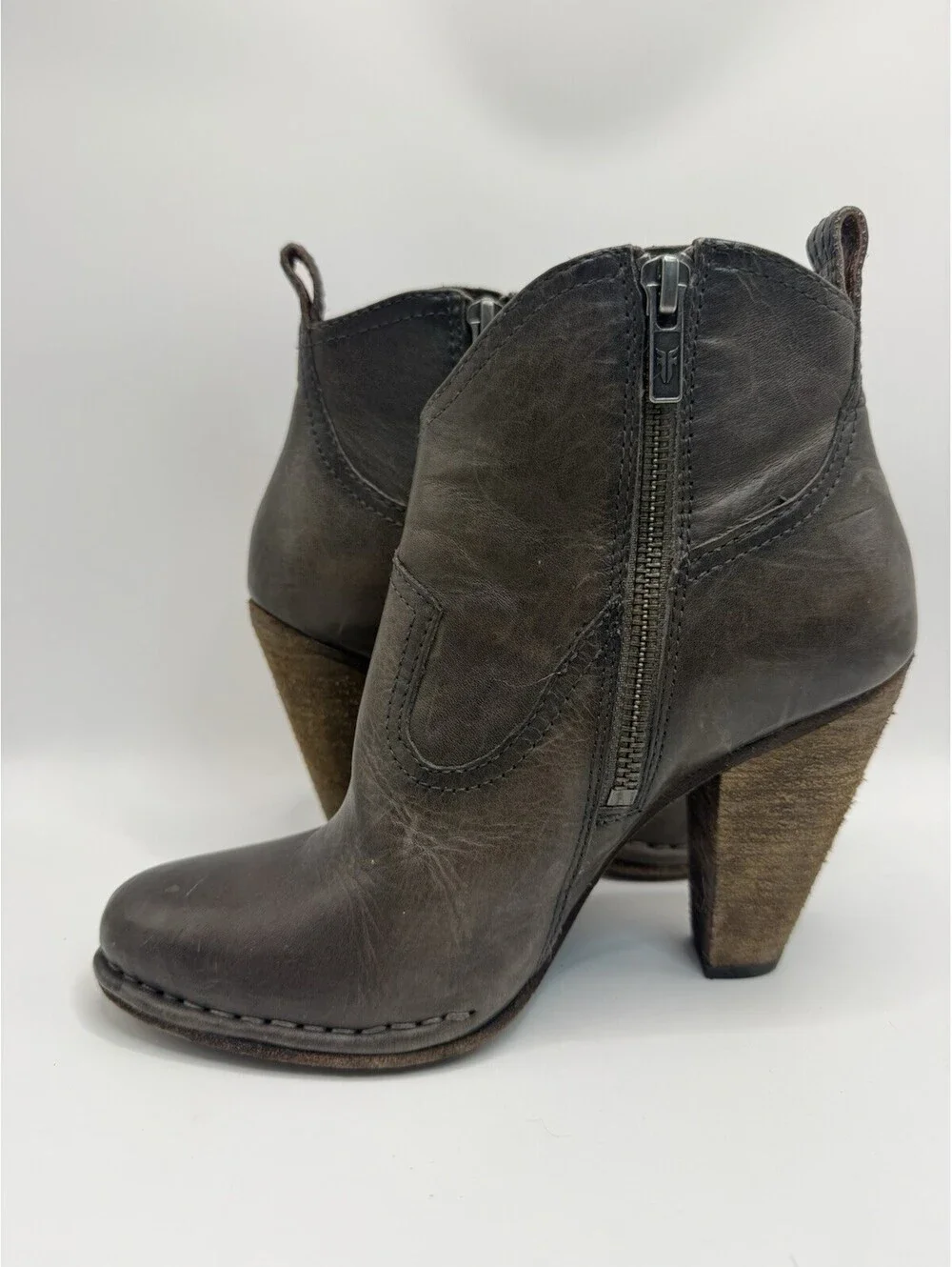 Frye Short Madeline Brown Ankle Zip Boots Leather Size 6M Stacked Heel